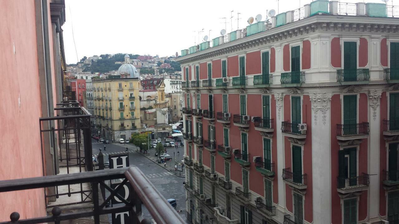 Una Casetta Al Centro Di Napoli Exteriör bild